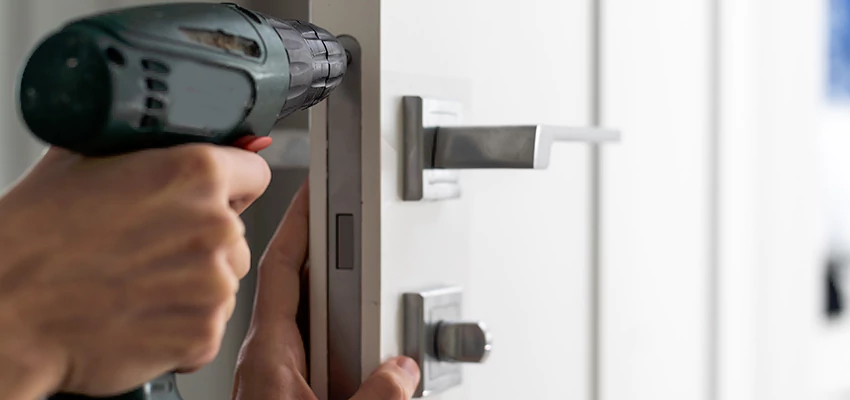Locksmith For Lock Replacement Near Me in Santa Clarita, CA