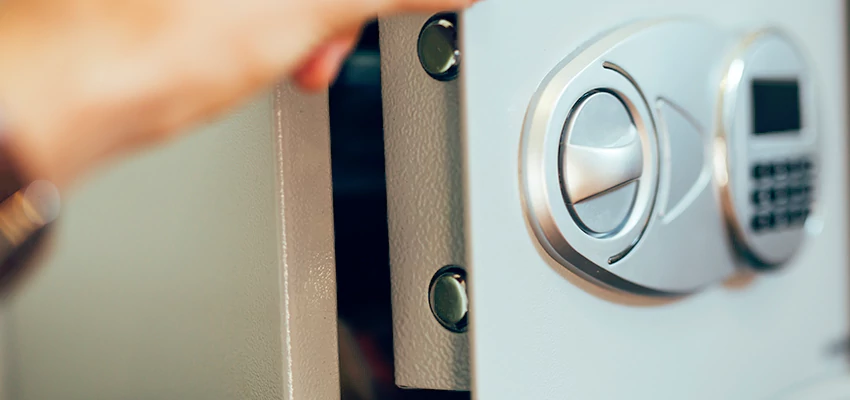 Fingerprint Safe Openers in Santa Clarita, CA