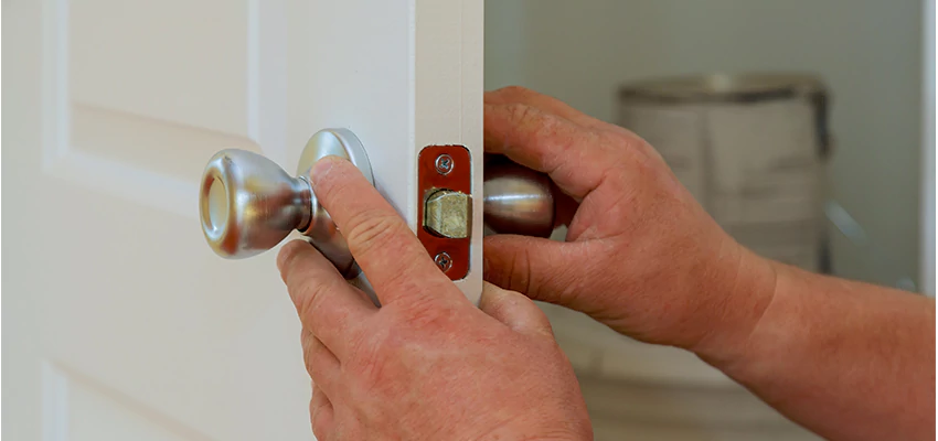 AAA Locksmiths For lock Replacement in Santa Clarita, California